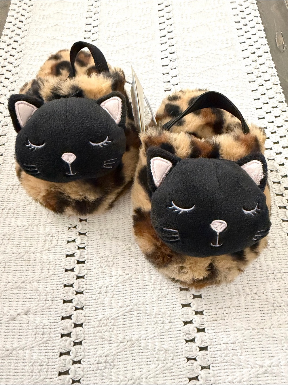 Cat & Jack Leopard Print Cat Slippers - Black and Brown Faux Fur Size 5/6 - Picture 3 of 5
